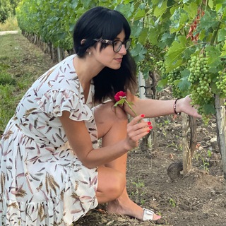 Telegram profile photo for Яна: моя винотека, вино, психология