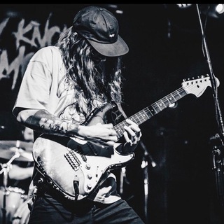 Telegram profile photo for πΈ Victor Kucher - Guitar πΈ