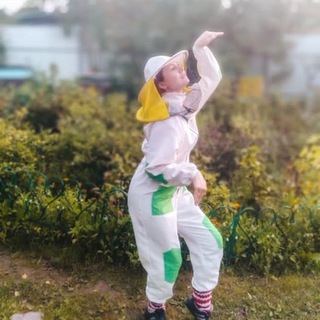 Telegram profile photo for ПЧЁЛЫ ОЛИ / НЕТИПИЧНЫЙ ПЧЕЛОВОД / ОЛЬГА КУЛАЖОНОК 🐝