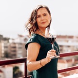 Telegram profile photo for Valeria Zeferino Winestep