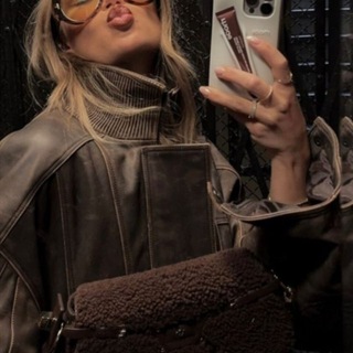 Telegram profile photo for Helen collection