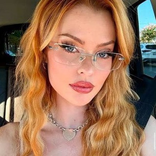 Telegram profile photo for Elly clutch