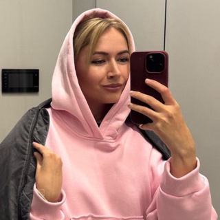 Telegram profile photo for ОЛЯ_БОМБА
