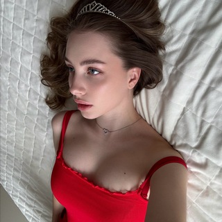 Telegram profile photo for грустная особа печатает…