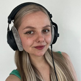 Telegram profile photo for Lea. Про озвучку і не тільки