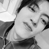 Telegram profile photo for quiet seconds: memories. 📼♡