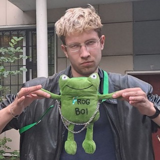 Telegram profile photo for frogboi пишет альбом
