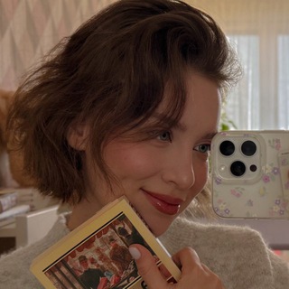 Telegram profile photo for Вика о книгах 🤍