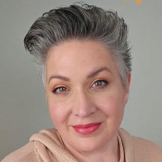 Telegram profile photo for Kerry K in deutscher Übersetzung