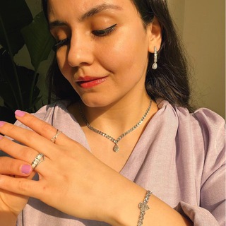 Telegram profile photo for گالری طلای زینورا | اولین گالری طلا طراحی با هوش مصنوعی | طلای سفارشی