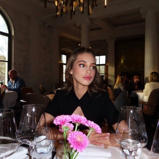 Telegram profile photo for жизнь млёнки