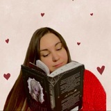 Telegram profile photo for lisa | между строк и кадров 📖🎞️