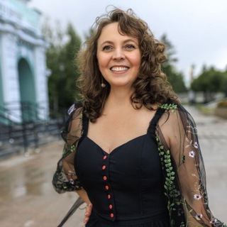 Telegram profile photo for Alika_brand. Осознанная мода для женщин. Носи свою женственность с гордостью в любом размере.