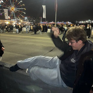 Telegram profile photo for Жизнь взрослого подростка🔞