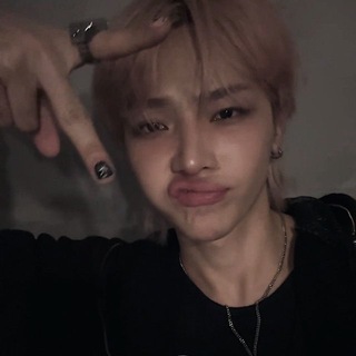 Telegram profile photo for кладовище мертвих зір. 𝄢*