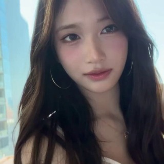Telegram profile photo for Leeseo🍹