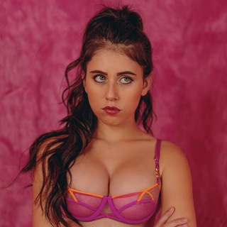 Telegram profile photo for Violet Brandani (Violet Summers)