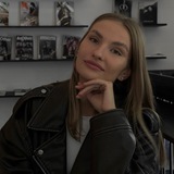 Telegram profile photo for даша видит так