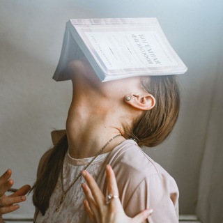 Telegram profile photo for Путь в авторство с Ларой Гребенниковой
