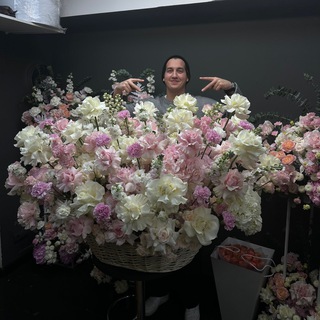 Telegram profile photo for Your personal florist from Dubai