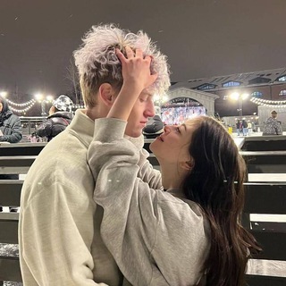 Telegram profile photo for ⇜𝙃𝙚𝙖𝙧𝙩 𝙤𝙛 𝙎𝙩𝙤𝙣𝙚⇲⇱قلب سنگی⇝