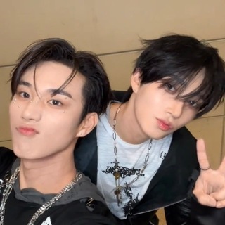 Telegram profile photo for `‘clingy duo 태탁