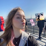 Telegram profile photo for brain & beauty 💅🏻🤓