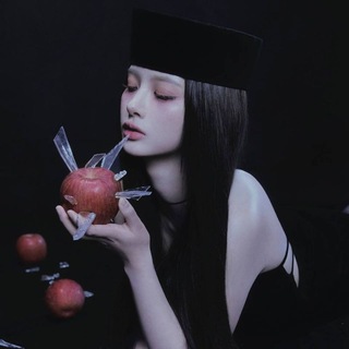 Telegram profile photo for 설윤 s͟͟u͟͟n yoon ꙳