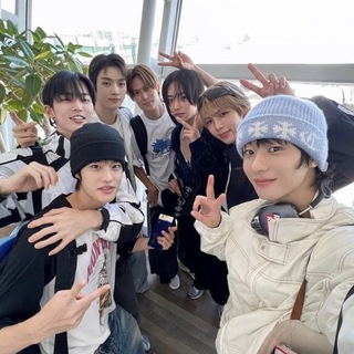 Telegram group profile photo for 🎱 riize wts/wtt/wtb 🇸🇬