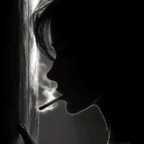 Telegram profile photo for အရိပ်မဲ့အိမ်👻