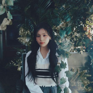 Telegram profile photo for Kim Umji VIVIZ (비비지) updates. #VOYAGE
