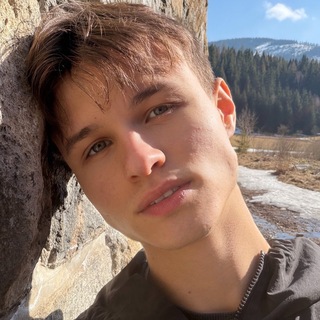 Telegram profile photo for Dennis Dillon socials
