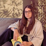 Telegram profile photo for Фильмы и книги через линзы психолога | Надя Сопина | ENG РУС