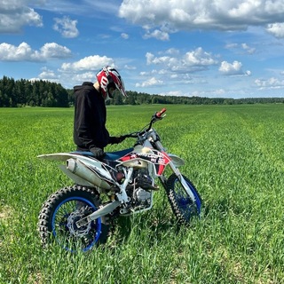 Telegram profile photo for Школьники на питах