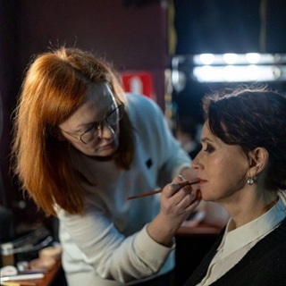 Telegram profile photo for Елена Стрельцова / Будни звездного визажиста и театрального гримера