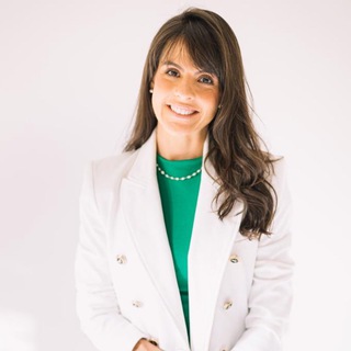 Telegram profile photo for Prof. Luíza Maciel