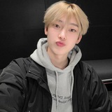 Telegram profile photo for .. 理系生。 INTELLECT-GHOST 1998: deadlines settled, silver frames gleaming beyond midnight focus.