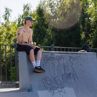 Telegram profile photo for Просто Тёма 🖤