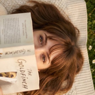 Telegram profile photo for Лёлли и книжный шкаф 📚