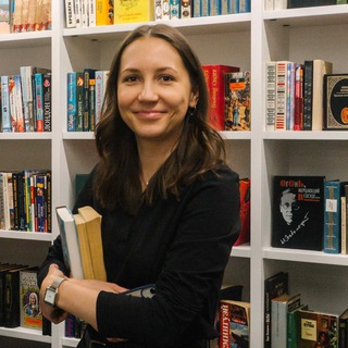 Telegram profile photo for 📚The Bookish life of Nina M.