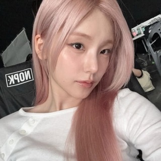 Telegram profile photo for yeji noémie | вечная память 🕯️