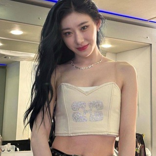 Telegram profile photo for KPOP Idols Feets ❤️🔥🧸🦶🏻 Asian Feets 👠