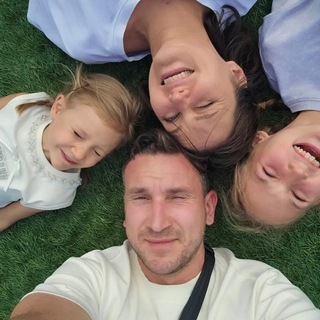 Telegram profile photo for UgloveFamily