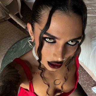 Telegram profile photo for Алиша Араевна что-то печатает…