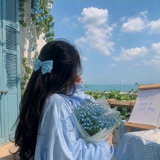 Telegram profile photo for "𝗶𝘃𝗼𝗿𝗶𝗮🦋