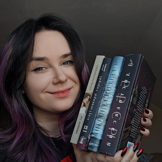 Telegram profile photo for 🪶Ворчливая Алконост📚