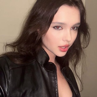 Telegram profile photo for brunette siren