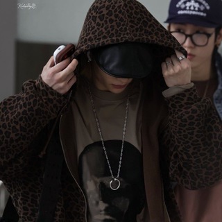 Telegram profile photo for 𝐕𝖊𝖗𝐬𝖆𝐜𝖊 𝖇𝖔𝒚 | барахолка k-pop продажа/покупка/обмен