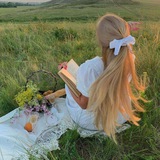 Telegram profile photo for aesthetics of books🧚♀️
