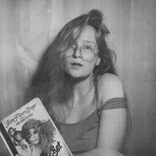 Telegram profile photo for Книжный домик Ули 📚👩🏻🦰